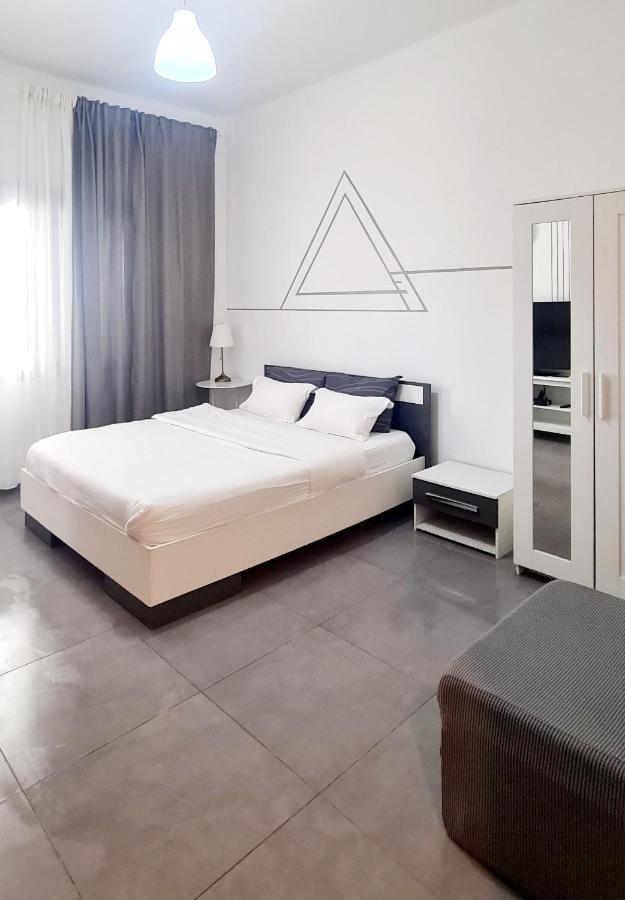 Nice Apartments On Ben Yehuda Str Tel Aviv Exterior foto