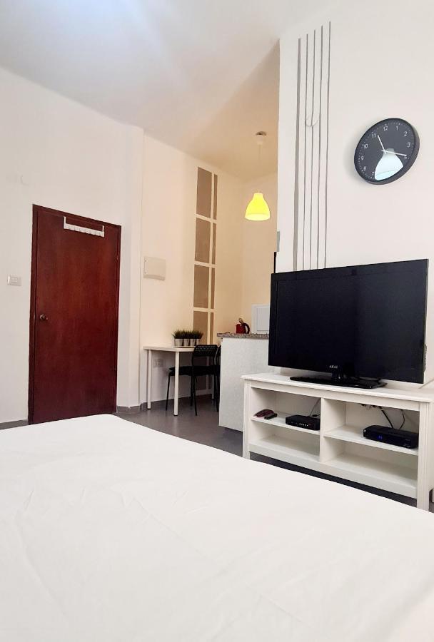 Nice Apartments On Ben Yehuda Str Tel Aviv Exterior foto
