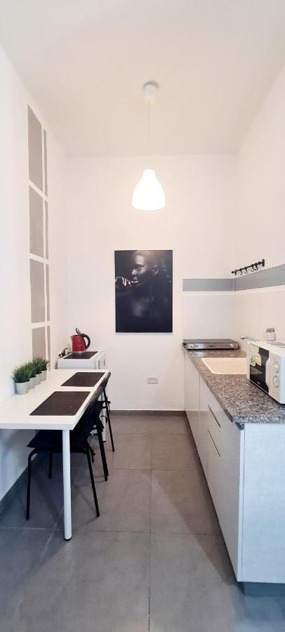 Nice Apartments On Ben Yehuda Str Tel Aviv Exterior foto